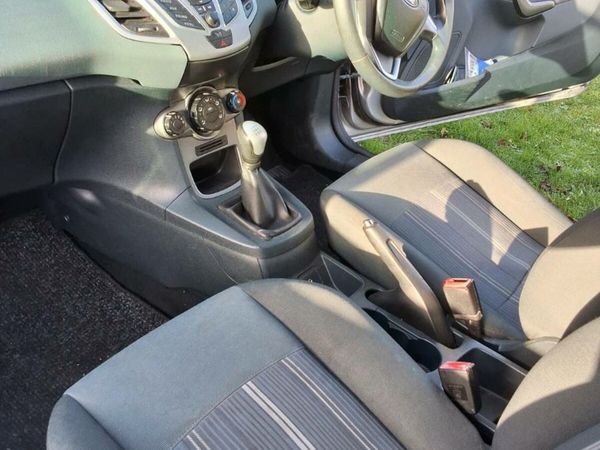Ford Fiesta Hatchback, Petrol, 2009, Silver