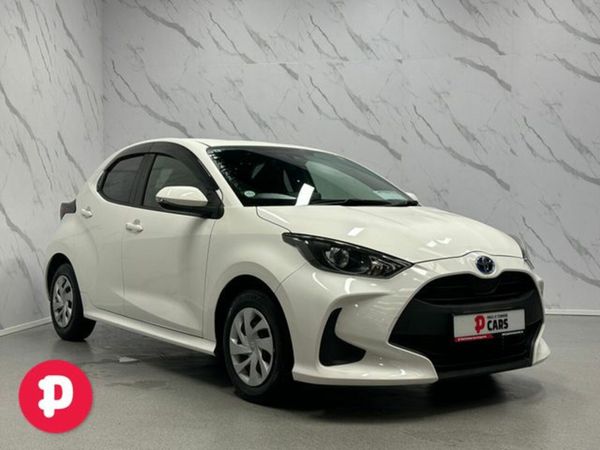 Toyota Yaris Hatchback, Petrol Hybrid, 2020, White
