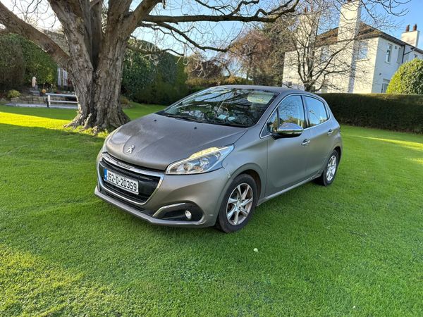 Peugeot 208 Hatchback, Petrol, 2015, Grey