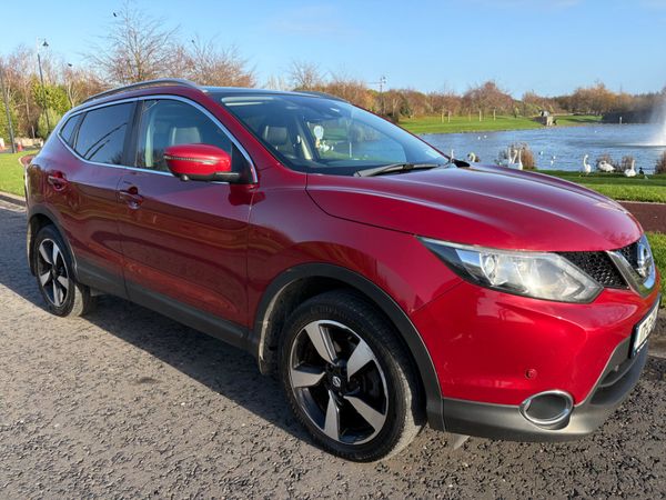 Nissan Qashqai SUV, Diesel, 2017, Red