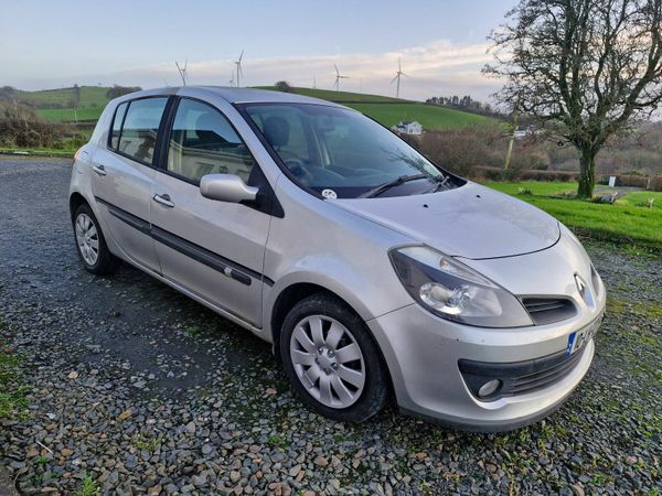 Renault Clio Hatchback, Petrol, 2010, Silver