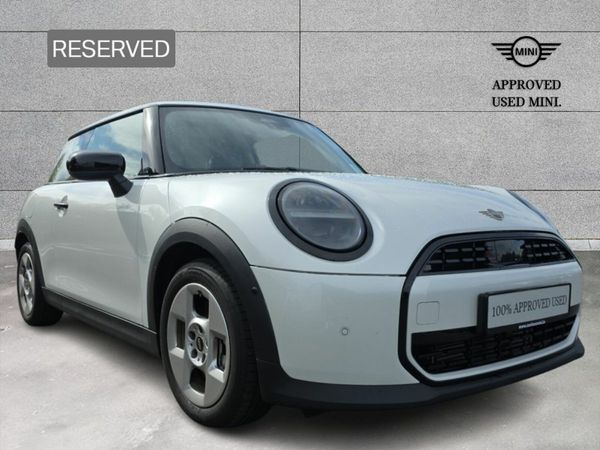 Mini Cooper Hatchback, Petrol, 2025, White