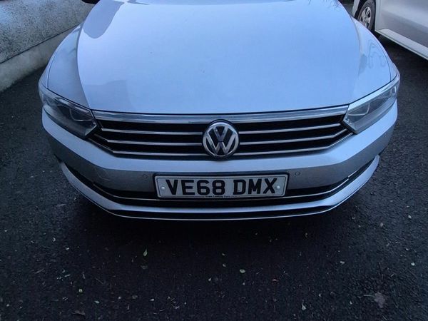 Volkswagen Passat Saloon, Diesel, 2018, Silver