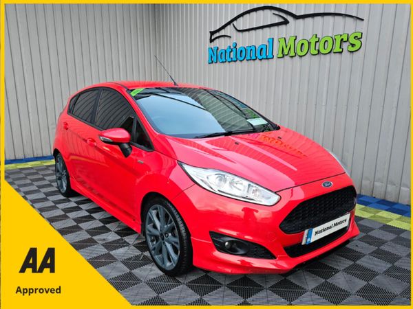 Ford Fiesta Hatchback, Petrol, 2017, Red
