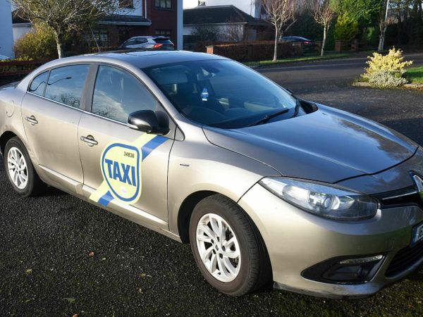 Renault Fluence Saloon, Diesel, 2016, Gold