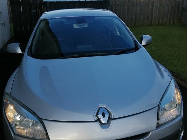 Renault Megane Hatchback, Diesel, 2012, Silver