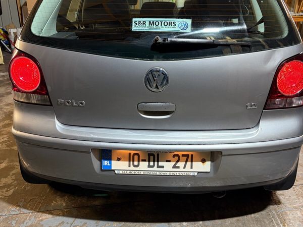 Volkswagen Polo Hatchback, Petrol, 2010, Silver