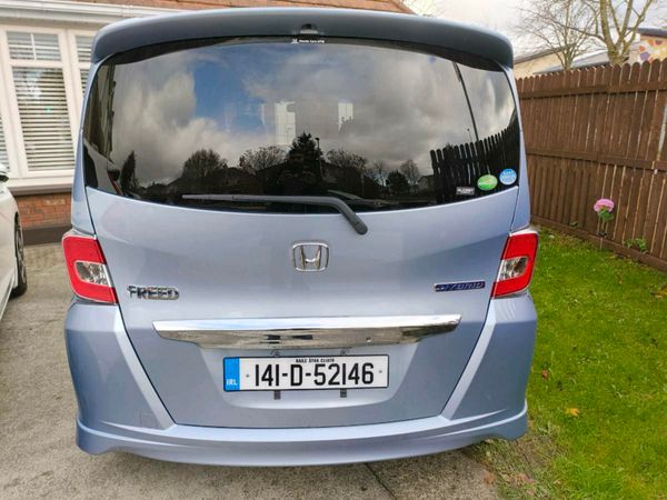 Honda Freed MPV, Petrol Hybrid, 2014, Blue