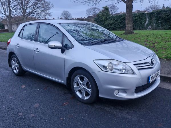 Toyota Auris Hatchback, Diesel, 2010, Silver