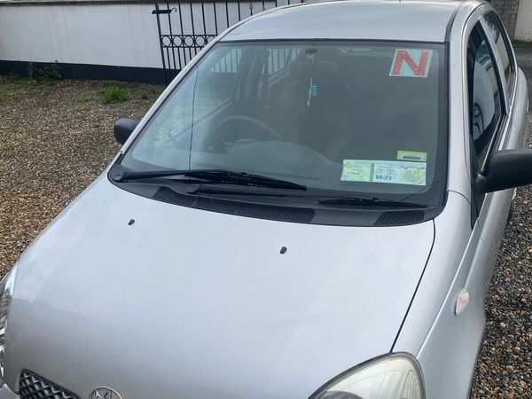 Toyota Yaris Hatchback, Petrol, 2003, Silver