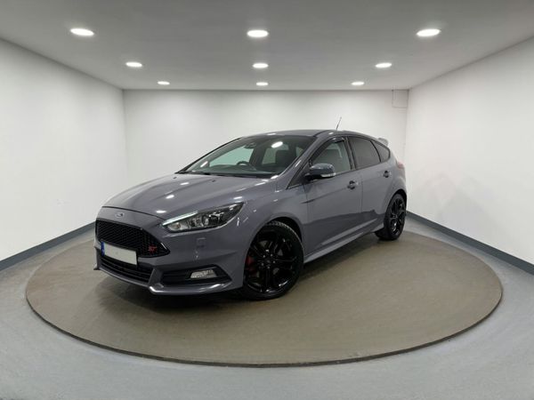 Ford Focus Hatchback, Diesel, 2017, Grey