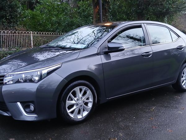 Toyota Corolla Saloon, Diesel, 2014, Grey