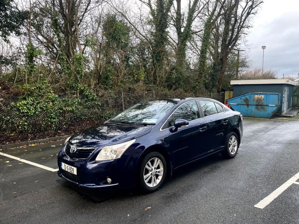 Toyota Avensis Saloon, Petrol, 2012, Blue