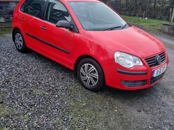 Volkswagen Polo Hatchback, Petrol, 2010, Red