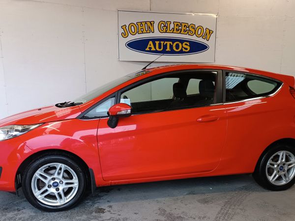 Ford Fiesta Hatchback, Petrol, 2013, Red