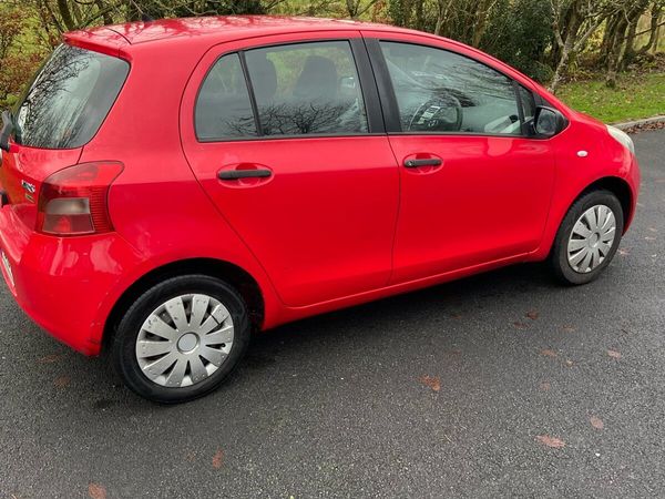 Toyota Yaris Hatchback, Petrol, 2008, Red