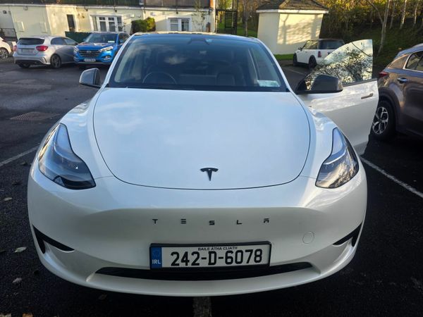 Tesla Model Y MPV, Electric, 2024, White