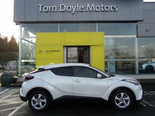 Toyota C-HR SUV, Petrol Hybrid, 2019, White