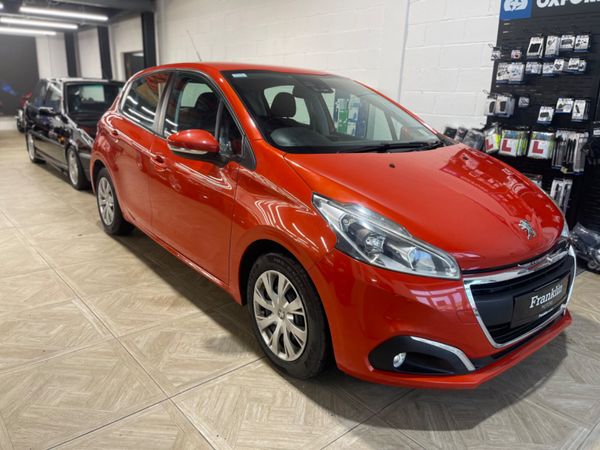 Peugeot 208 Hatchback, Petrol, 2016, Red