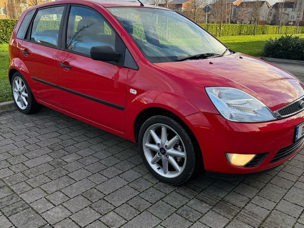Ford Fiesta Hatchback, Petrol, 2005, Red