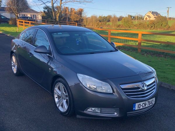Vauxhall Insignia Hatchback, Diesel, 2010, Grey