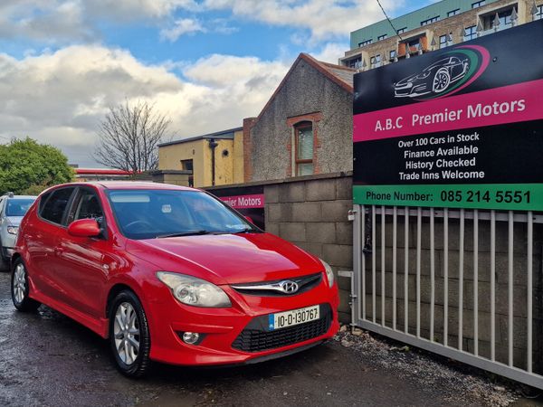 Hyundai i30 Hatchback, Petrol, 2010, Red
