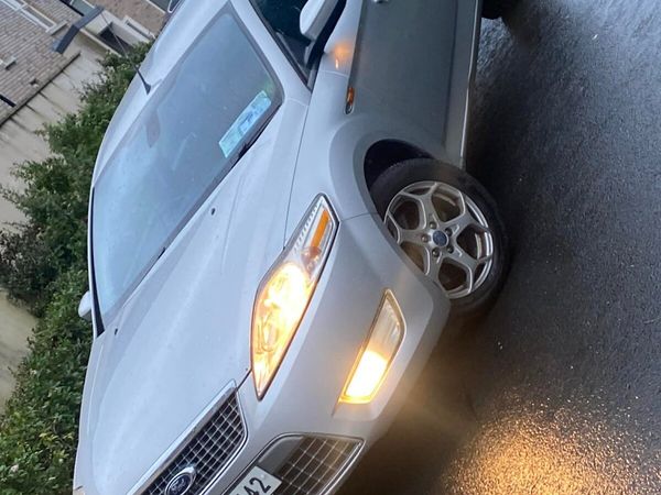 Ford Mondeo Hatchback, Diesel, 2009, Silver