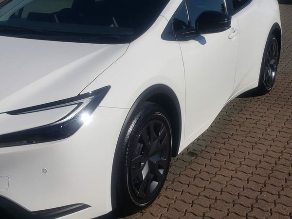 Toyota Prius Hatchback, Petrol Hybrid, 2023, White