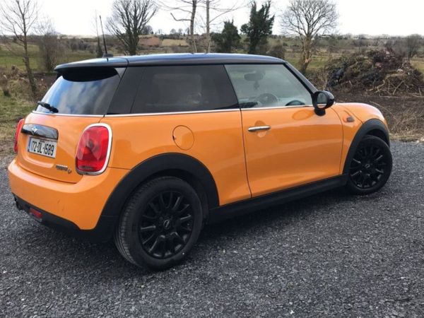 Mini Cooper Hatchback, Diesel, 2017, Orange