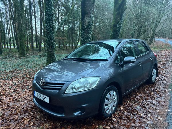 Toyota Auris Hatchback, Petrol, 2011, Grey