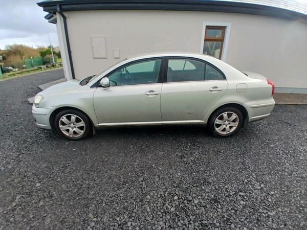 Toyota Avensis Saloon, Petrol, 2006, Silver