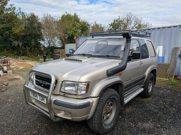 Isuzu Trooper SUV, Diesel, 2001, Gold