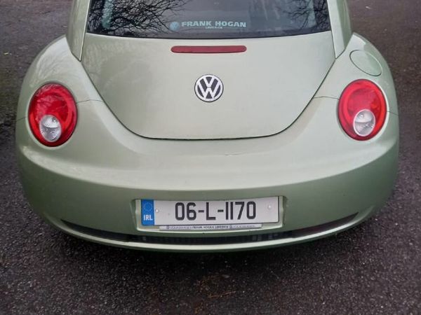 Volkswagen Beetle Hatchback, Petrol, 2006, Green
