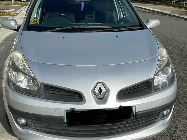Renault Clio Hatchback, Petrol, 2006, Silver