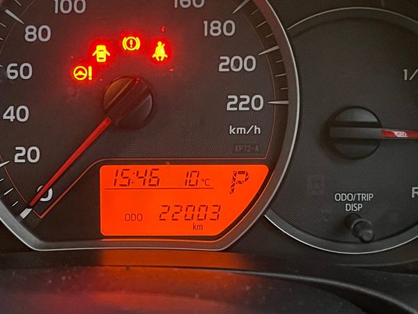 Toyota Yaris Hatchback, Petrol, 2013, Blue