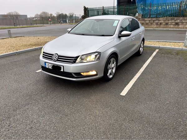 Volkswagen Passat Saloon, Petrol, 2012, Silver
