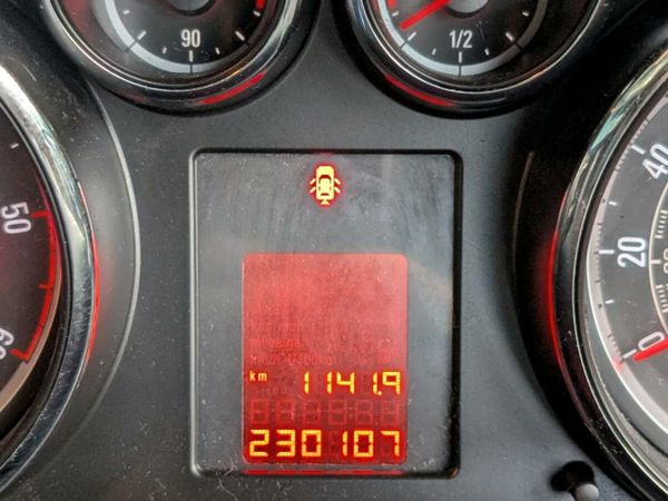 Vauxhall Astra Hatchback, Diesel, 2011, Black