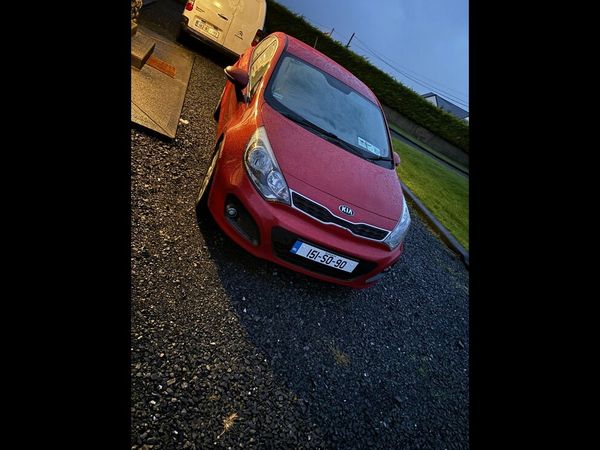 Kia Rio Hatchback, Diesel, 2015, Red
