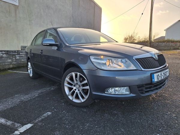 Skoda Octavia Hatchback, Diesel, 2010, Grey