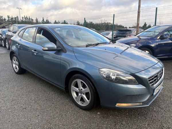 Volvo V40 Hatchback, Diesel, 2013, Blue