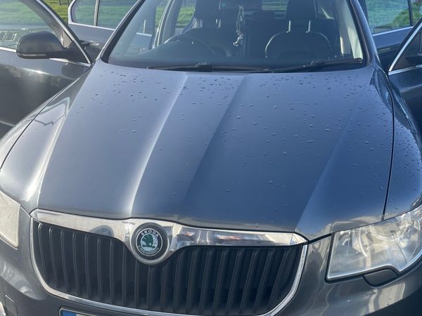 Skoda Superb Hatchback, Diesel, 2009, Grey