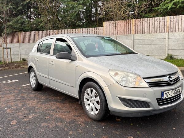 Opel Astra Hatchback, Petrol, 2007, Yellow