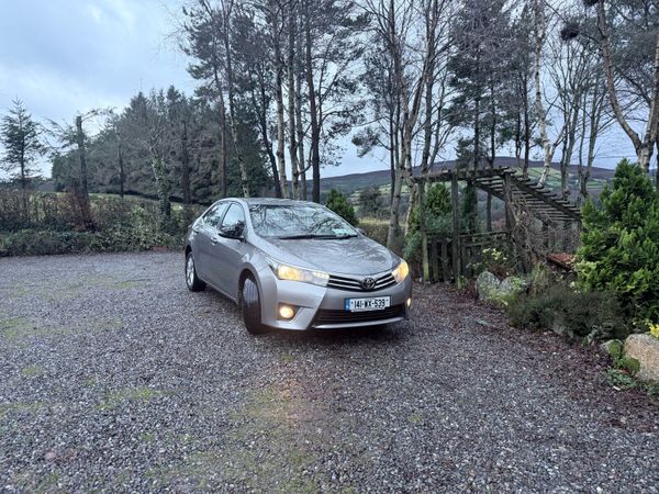 Toyota Corolla Saloon, Diesel, 2014, Bronze