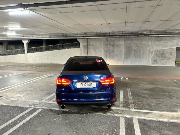 Volkswagen Jetta Saloon, Diesel, 2013, Blue