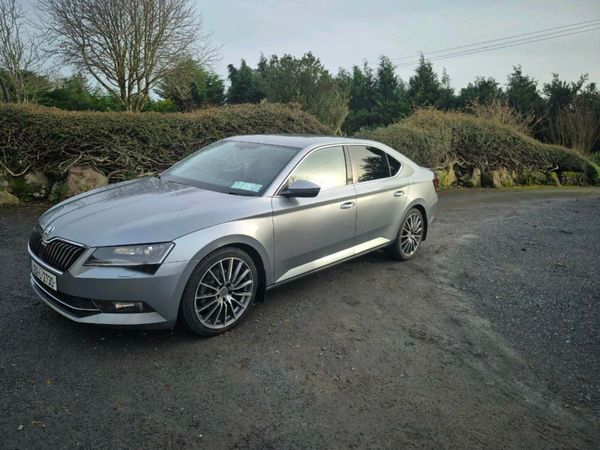 Skoda Superb Hatchback, Diesel, 2016, Grey