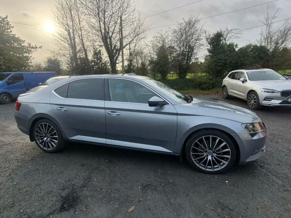 Skoda Superb Hatchback, Diesel, 2016, Grey