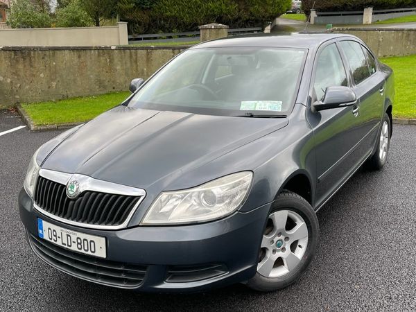 Skoda Octavia Hatchback, Diesel, 2009, Grey