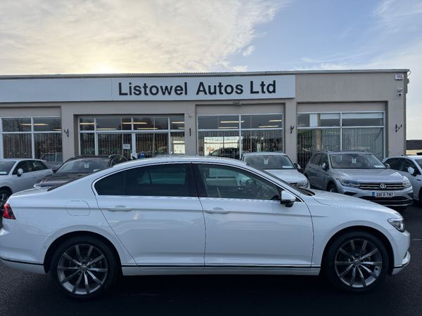 Volkswagen Passat Saloon, Diesel, 2018, White