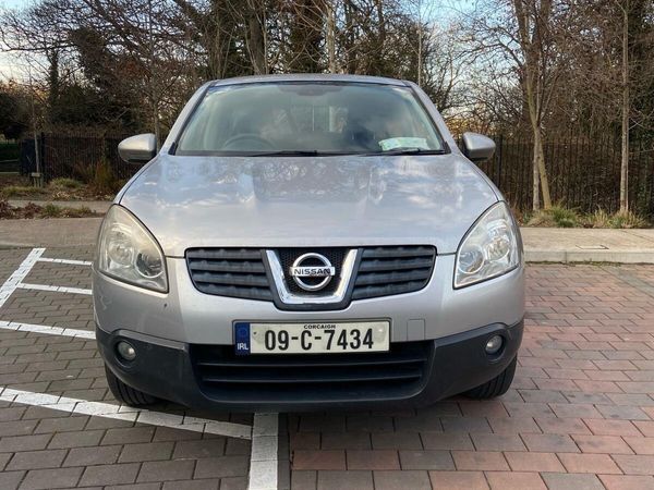 Nissan Qashqai Hatchback, Petrol, 2009, Silver
