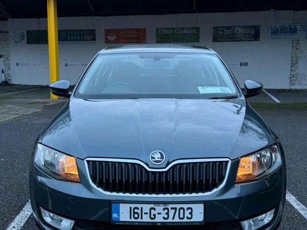 Skoda Octavia Saloon, Diesel, 2016, Grey